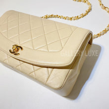 将图片加载到图库查看器，No.2913-Chanel Vintage Lambskin Diana Bag 25cm
