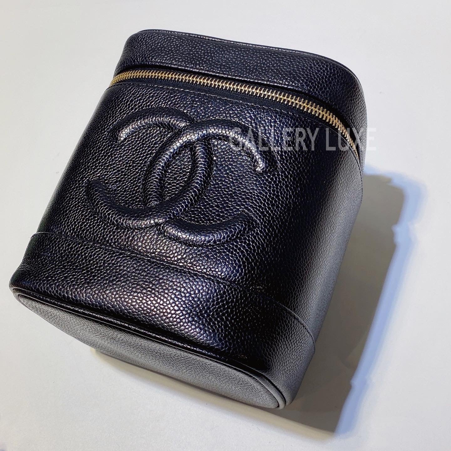 No.3302-Chanel Vintage Caviar Vanity Case – Gallery Luxe