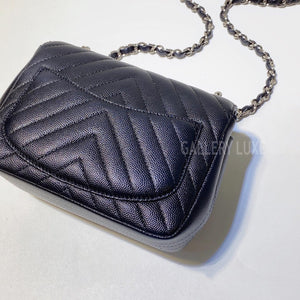 No.3112-Chanel Caviar Chevron Classic Flap Mini 17cm