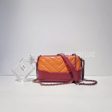 Load image into Gallery viewer, No.3363-Chanel Chevron Gabrielle Wallet On Chain
