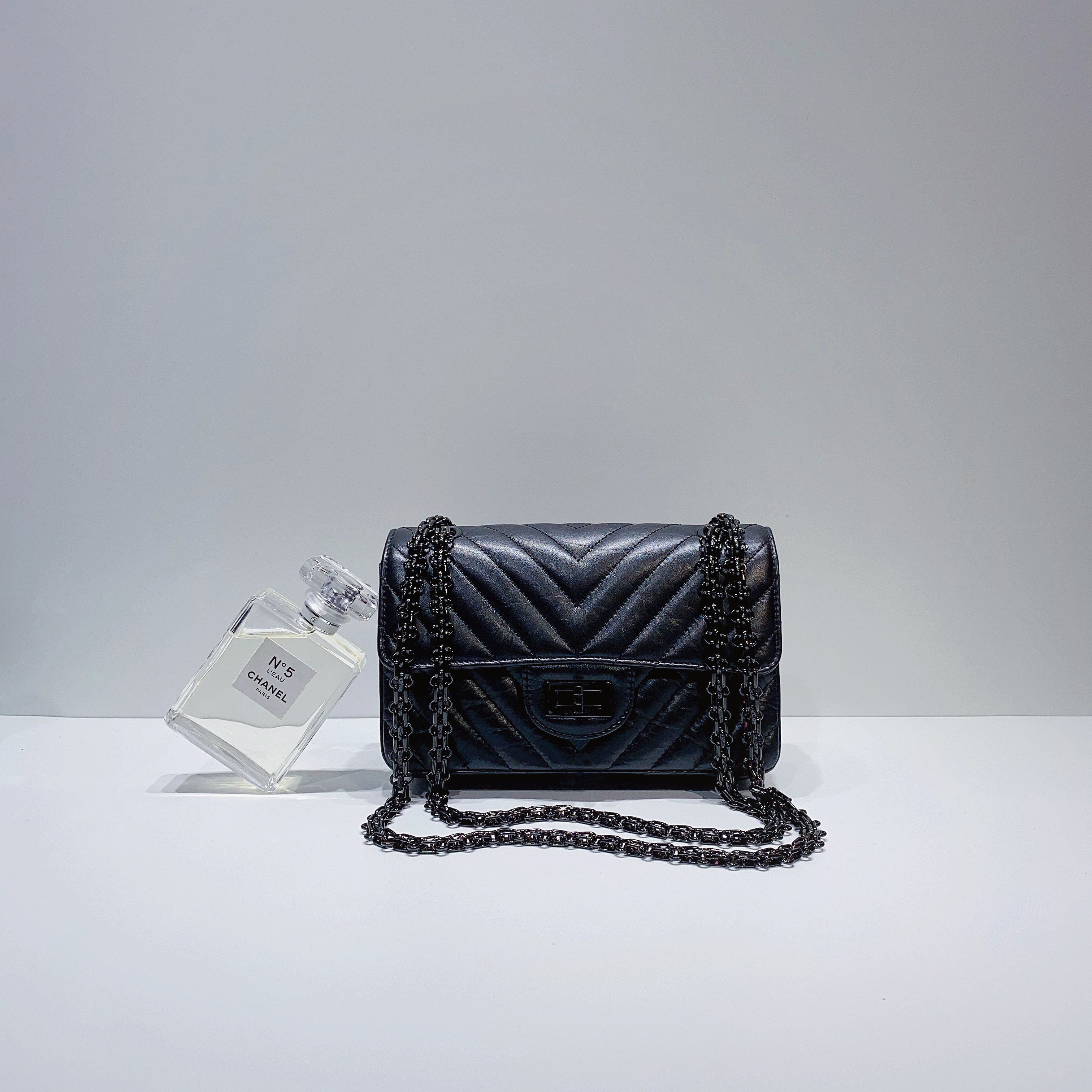 chanel mini so black