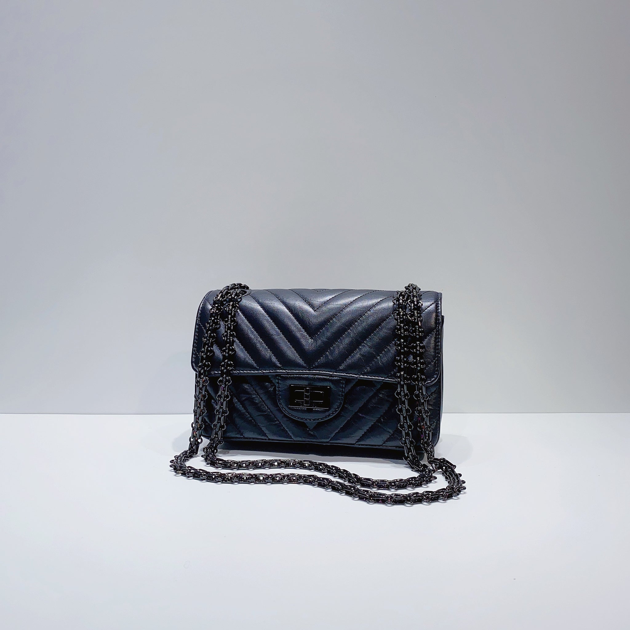 No.3717-Chanel So Black Mini Reissue 2.55 Flap Bag – Gallery Luxe