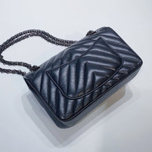 將圖片載入圖庫檢視器 No.3717-Chanel So Black Mini Reissue 2.55 Flap Bag
