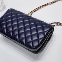 画像をギャラリービューアに読み込む, No.3502-Chanel Lambskin Small CC Chic Flap Bag
