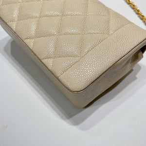 No.3501-Chanel Vintage Caviar Diana Bag 22cm