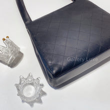 Load image into Gallery viewer, No.2495-Chanel Vintage Lambskin Turn Lock Shoulder Bag
