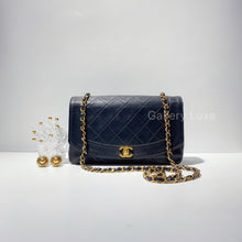 画像をギャラリービューアに読み込む, No.2057-Chanel Vintage Lambskin Diana Bag 25cm

