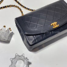 将图片加载到图库查看器，No.2057-Chanel Vintage Lambskin Diana Bag 25cm
