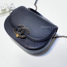 Load image into Gallery viewer, No.2810-Chanel Coco Curve Messenger Bag
