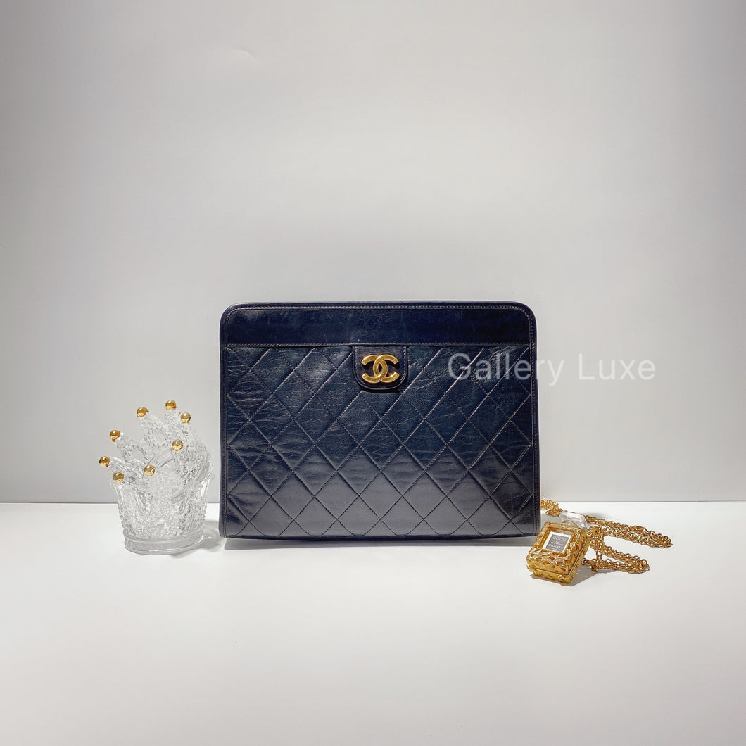 No.2501-Chanel Vintage Lambskin Clutch