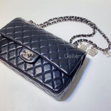 Load image into Gallery viewer, No.2907-Chanel Lambskin Valentine Flap Bag

