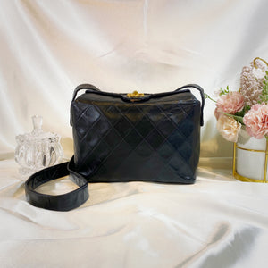 No.2051-Chanel Vintage Lambskin Turnlock Shoulder Bag