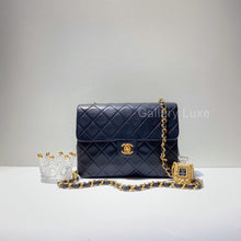 Load image into Gallery viewer, No.2819-Chanel Vintage Lambskin Classic Flap Mini 20cm
