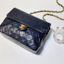 Load image into Gallery viewer, No.2819-Chanel Vintage Lambskin Classic Flap Mini 20cm
