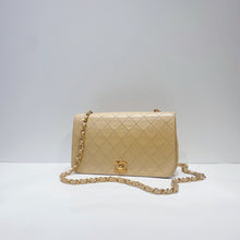 Load image into Gallery viewer, No.3631-Chanel Vintage Lambskin Flap Bag
