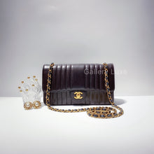 Load image into Gallery viewer, No.2260-Chanel Vintage Classic Lambskin Flap Bag
