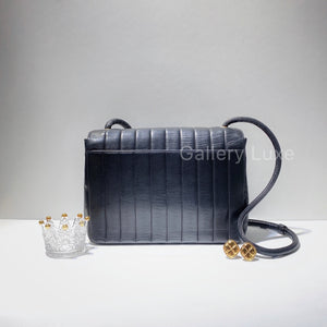 No.2827-Chanel Vintage Lambskin Vertical Lines Shoulder Bag