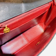 이미지를 갤러리 뷰어에 로드 , No.2827-Chanel Vintage Lambskin Vertical Lines Shoulder Bag
