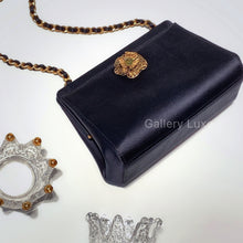 Charger l&#39;image dans la galerie, No.2143-Chanel Vintage Satin Shoulder Bag
