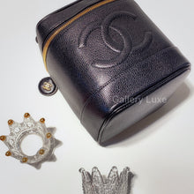 將圖片載入圖庫檢視器 No.2517-Chanel Vintage Caviar Vanity Case
