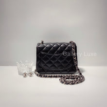 Load image into Gallery viewer, No.2515-Chanel Lambskin Classic Flap Mini 17cm
