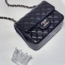 Load image into Gallery viewer, No.2515-Chanel Lambskin Classic Flap Mini 17cm
