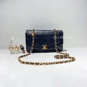 No.2220-Chanel Vintage Lambskin Diana 22cm