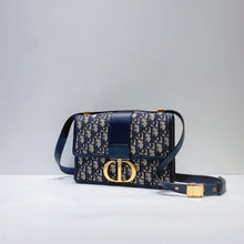 Charger l&#39;image dans la galerie, No.3639-Christian Dior Oblique Jacquard 30 Montaigne Bag
