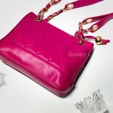Load image into Gallery viewer, No.2524-Chanel Vintage Lambskin Shoulder Bag
