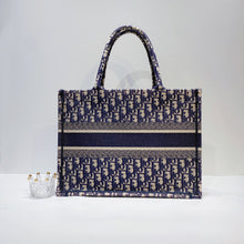 Load image into Gallery viewer, No.3643-Christian Dior Medium Oblique Embroidery Book Tote
