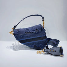 Load image into Gallery viewer, No.3743-Christian Dior Camouflage Embroidery Saddle With Strap (Unused / 未使用品)
