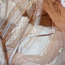 이미지를 갤러리 뷰어에 로드 , No.001530-Chanel 22 Medium Tote Bag (Brand New / 全新)
