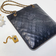 Load image into Gallery viewer, No.2842-Chanel Vintage Lambskin Chain Shoulder Bag
