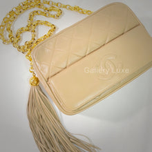 Load image into Gallery viewer, No.2288-Chanel Vintage Lambskin  Camera Bag
