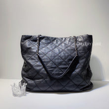 Load image into Gallery viewer, No.2760-Chanel Ultimate Stitch Tote Bag
