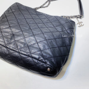 No.2760-Chanel Ultimate Stitch Tote Bag
