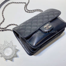 Load image into Gallery viewer, No.2675-Chanel Small Clam’s Pocket Flap Bag
