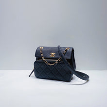 画像をギャラリービューアに読み込む, No.001511-Chanel Caviar Chic Trip Flap Bag
