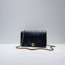 画像をギャラリービューアに読み込む, No.3646-Chanel Vintage Lambskin Flap Bag
