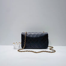 將圖片載入圖庫檢視器 No.3646-Chanel Vintage Lambskin Flap Bag
