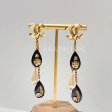 Load image into Gallery viewer, No.2861-Chanel Drop Pearl with Coco Mark Earrings
