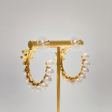 将图片加载到图库查看器，No.2849-Chanel Pearl Hoop Earrings (Brand New / 全新)
