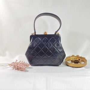 No.2318-Chanel Vintage Lambskin Kiss-Lock Handbag