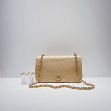 画像をギャラリービューアに読み込む, No.3512-Chanel Vintage Lambskin Flap Bag
