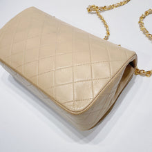 이미지를 갤러리 뷰어에 로드 , No.3512-Chanel Vintage Lambskin Flap Bag
