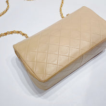 이미지를 갤러리 뷰어에 로드 , No.3512-Chanel Vintage Lambskin Flap Bag
