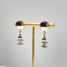 이미지를 갤러리 뷰어에 로드 , No.3147-Chanel Gold Metal Drop Coco Mark Earrings
