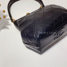 将图片加载到图库查看器，No.2540-Chanel Vintage Lambskin Kiss-Lock Handbag
