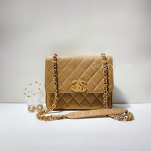 Load image into Gallery viewer, No.2545-Chanel Vintage Caviar Turn Lock Flap Bag

