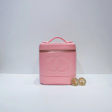 Load image into Gallery viewer, No.3721-Chanel Vintage Caviar Vanity Case
